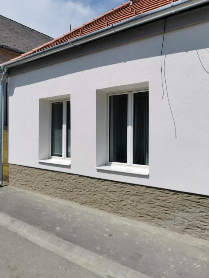 Tifani Apartman Кестхей Экстерьер фото